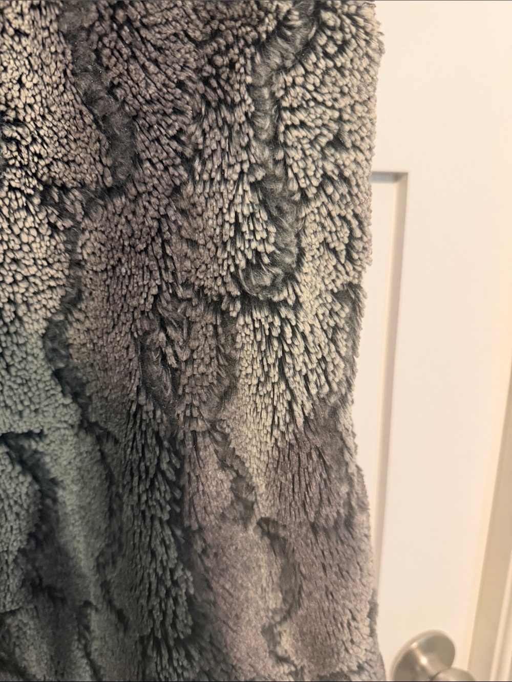 Alice + Olivia Grey Faux Fur Sleeveless Vest with Silk Blend Patterned Lining - Picture 8 of 11
